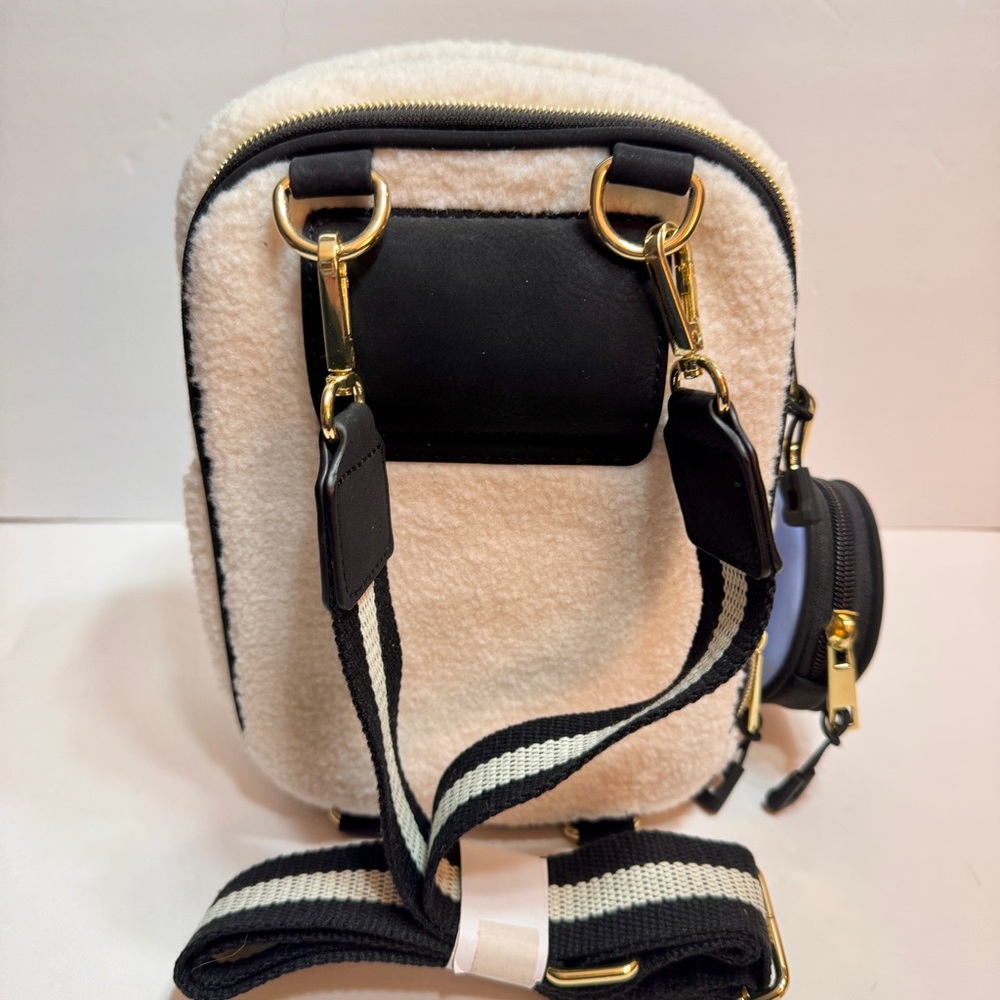 NWT Our Universe Disney Mickey Mouse Ski Sherpa Convertible Crossbody Bag. - Picture 8 of 16